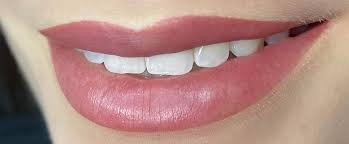 Перманент губ (акварельна техніка)